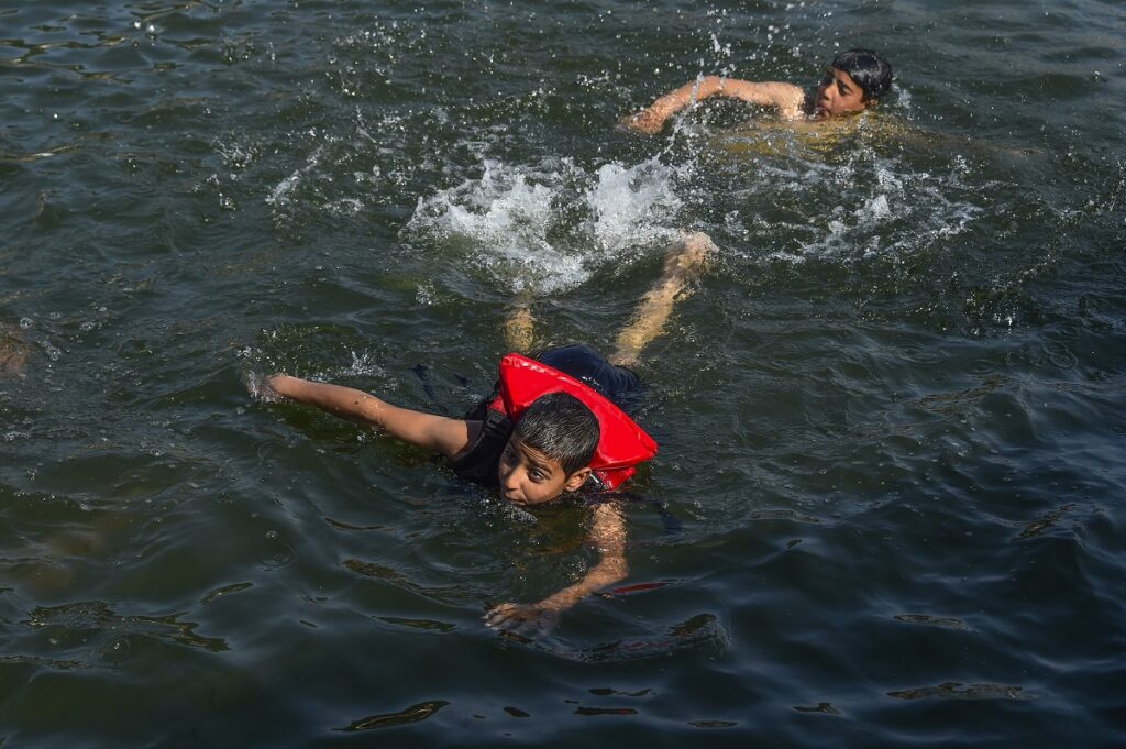 Heat Wave To Continue In Kashmir For Next 7 Days: MeT