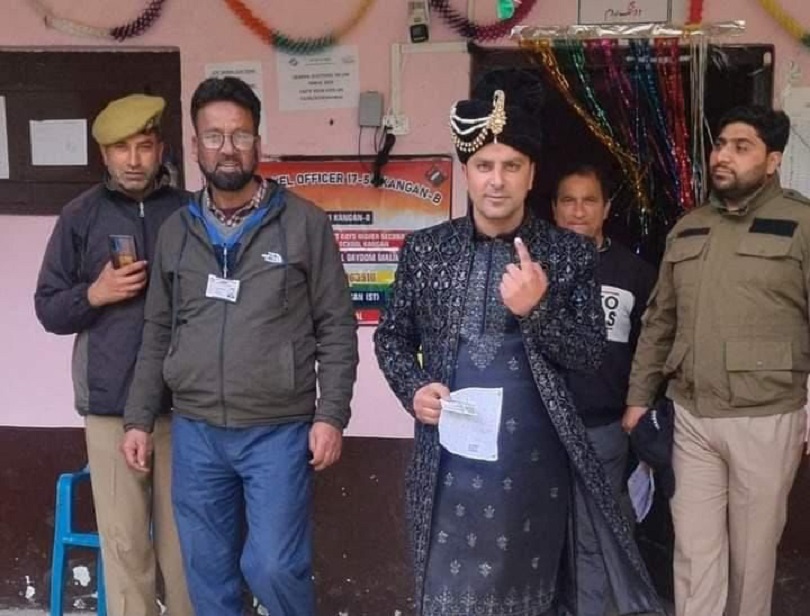 Polling In Srinagar: Groom, Super-centenarian, Selfies & More 