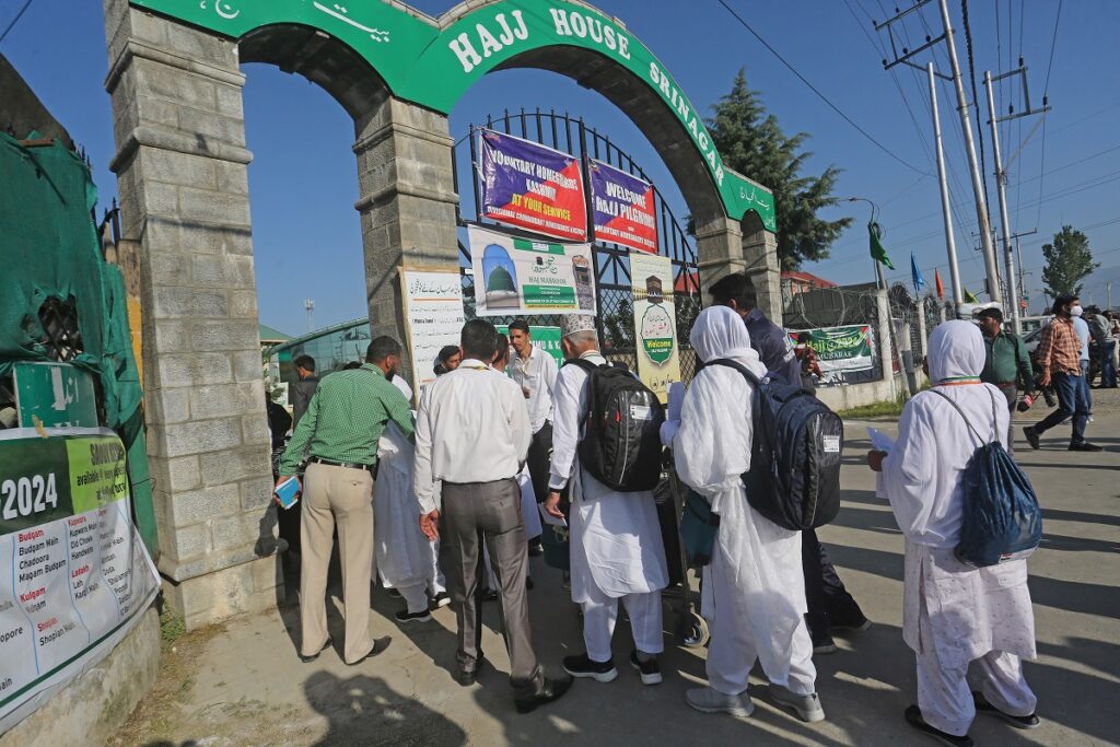 Hajj Pilgrims from Kashmir Face Hardships In Saudi Arabia