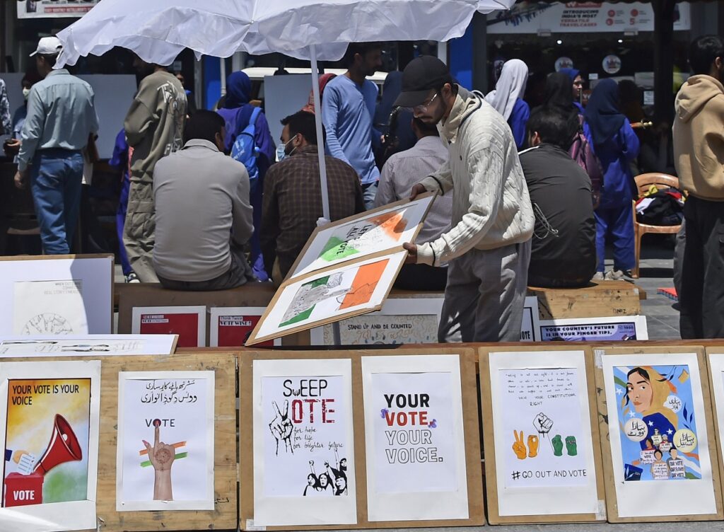 Concerns & Hopes Among Kashmir's First-time Voters 