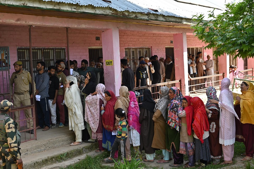 LS Elections: Anantnag-Rajouri Records Nearly 9% Voter Turnout In First Two Hours