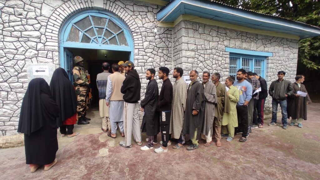 LS Polls: Srinagar Records Nearly 15% Voter Turnout In First 4 Hours