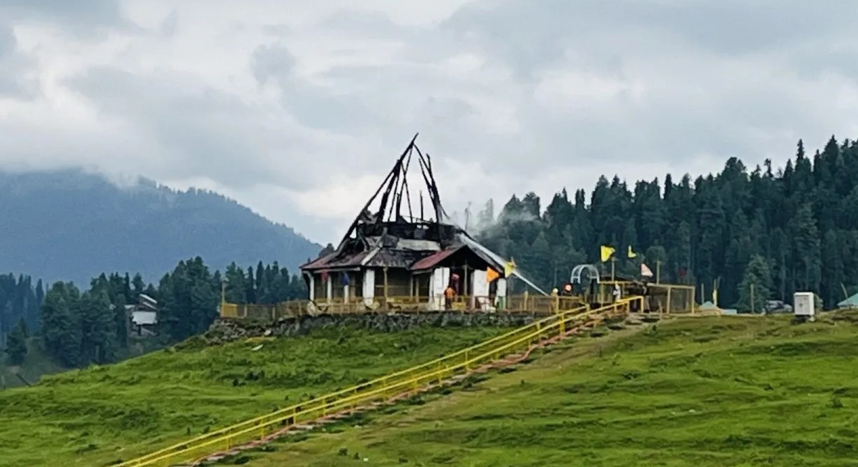 Gulmarg’s Iconic Temple Gutted In Blaze – Kashmir Observer