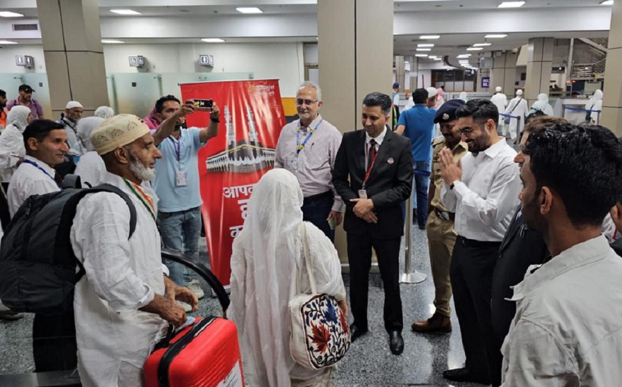 First Batch Of Hajj Pilgrims Return To Kashmir