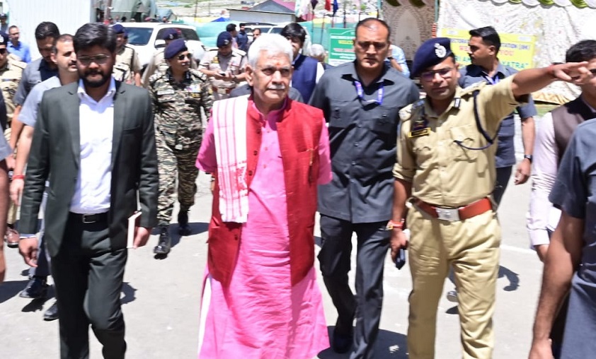 Amarnath Yatra: LG Visits Baltal To Take Stock of Security Arrangements, Facilities for Pilgrims