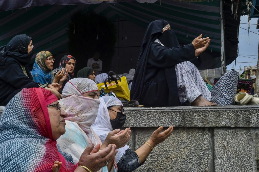 Urs Of Shah-e-Hamdan Celebrated With Religious Fervor