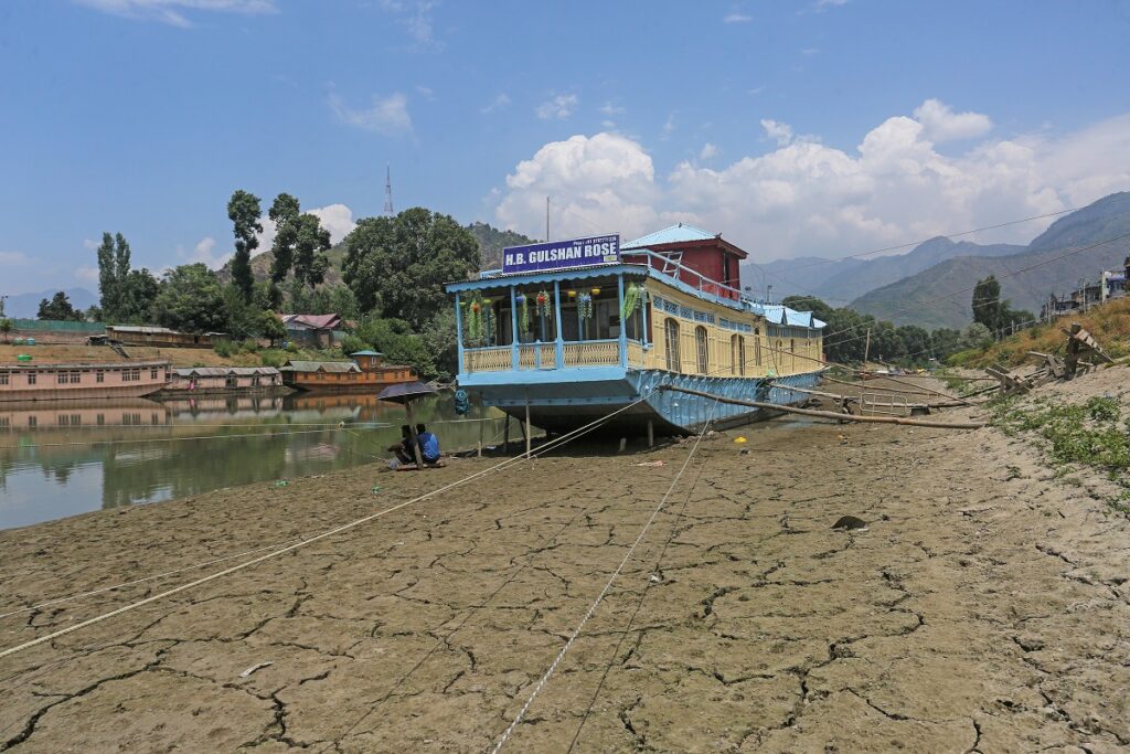 J&K Records 39% Rainfall Deficit  