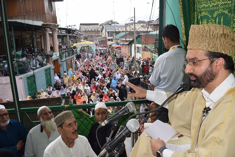 Mirwaiz Pays Tributes To Imam Hussain On Ashura