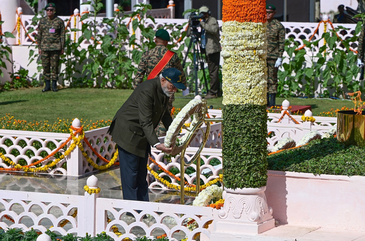 Kargil Vijay Diwas: PM Modi Lays Floral Wreath At Drass War Memorial