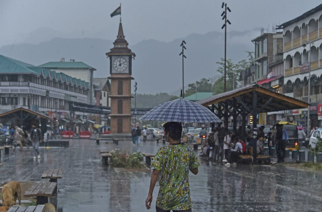 MeT Predicts Continued Rainfall in J&K; Dry Weather From Sept 4