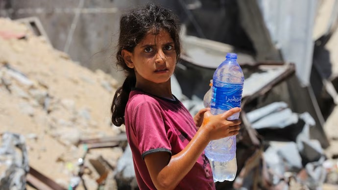 No Soap, No Water: Girls In War-Torn Gaza Forced To Cut Their Hair