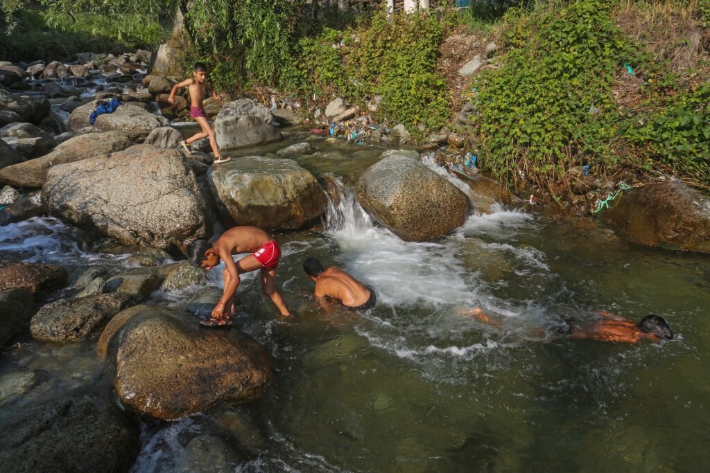 Heatwave Persists In Kashmir; Srinagar Hotter Than Jammu 