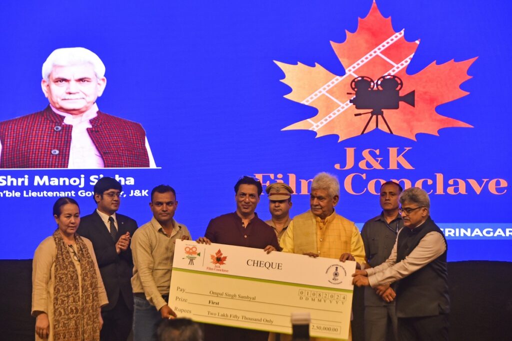 LG Sinha Felicitates Winners Of Naya Jammu Kashmir Short Film Making Competition