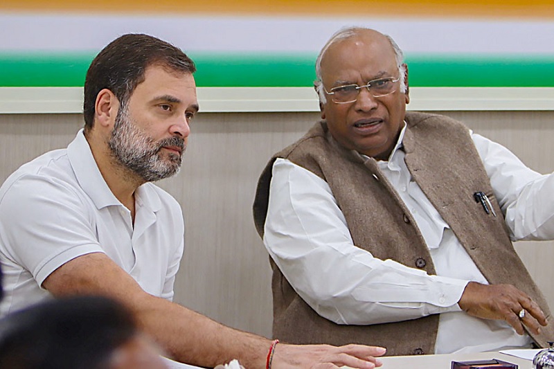 Kharge, Gandhi Discuss Preparations For J&K Polls With Cong Workers In Srinagar