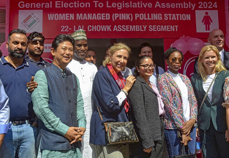 Foreign Diplomats Watching J&K Polls Find It 'Very Healthy, Very Democratic'