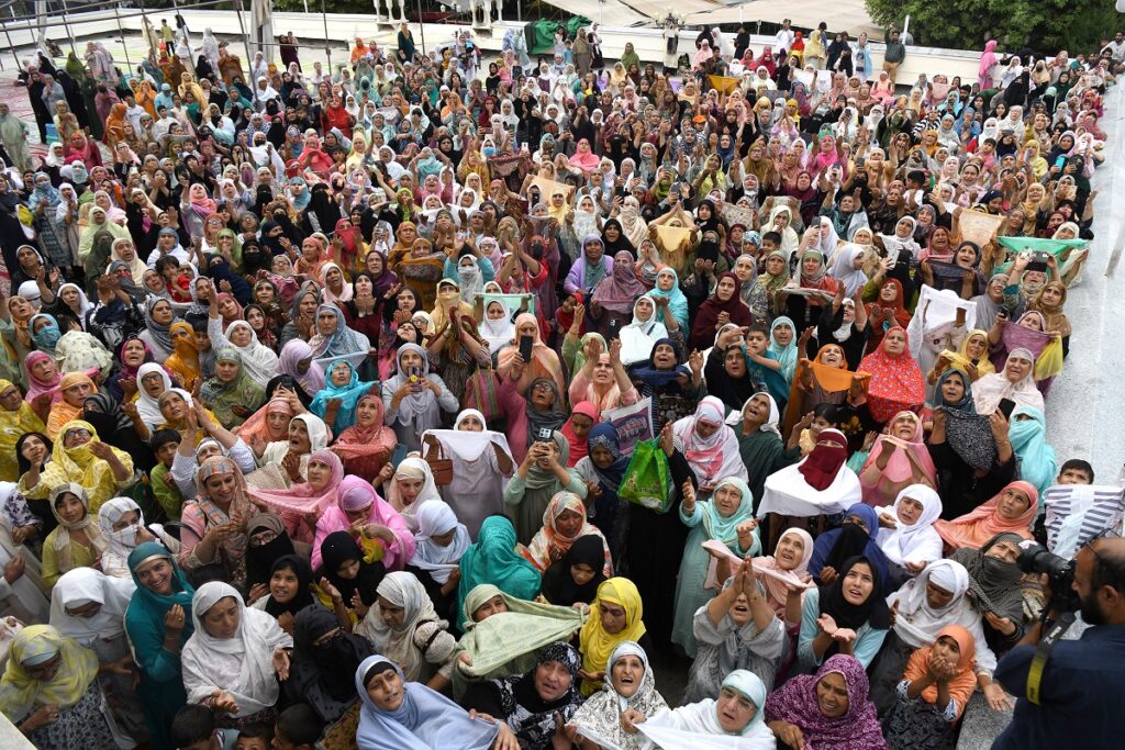 Devout Converge At Hazratbal On Eid-e-Milad