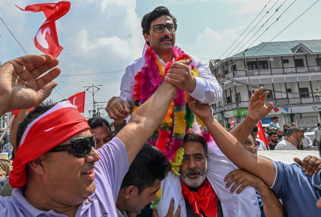 Candidates File Nominations; Srinagar Witnesses Poll Fervor 