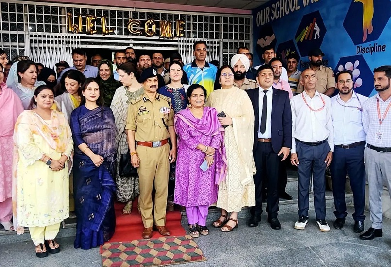 Warm Farewell To DGP J&K Police & Chairperson PWWA By Police Public School