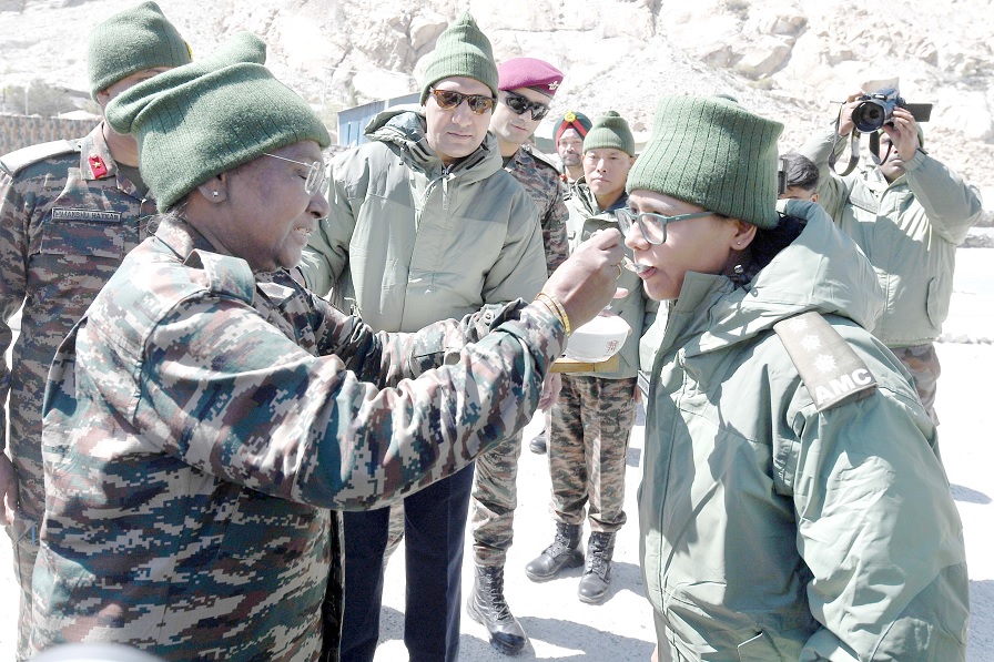 President Murmu Visits Siachen Base Camp, Tells Soldiers All Citizens Salute Their Bravery