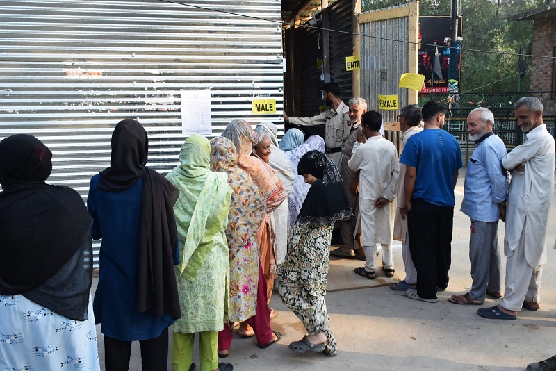 'Old Faces Fail To Impress': Srinagar Sees Low Turnout