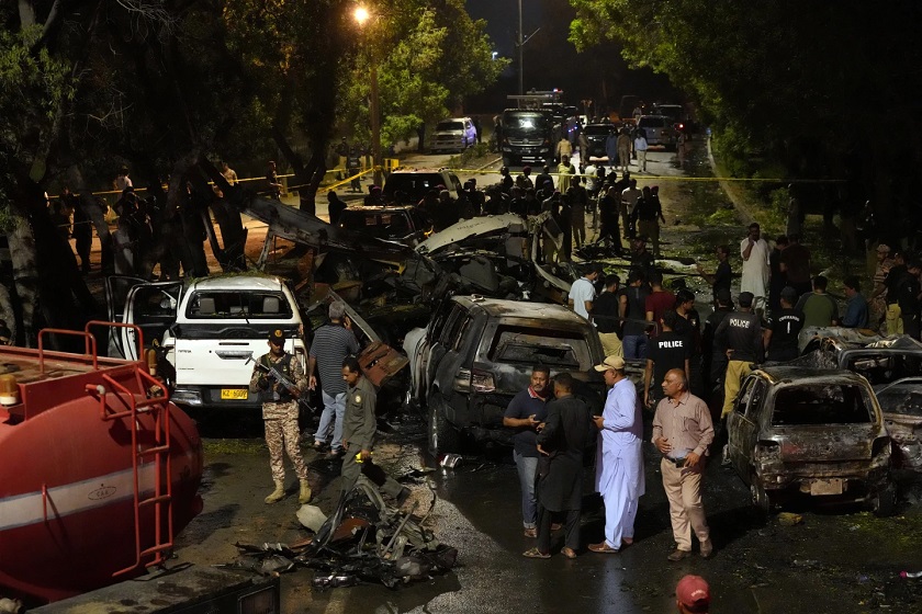 Explosion Outside Pakistan's Karachi Airport Kills 2 Workers From China, Injures Others