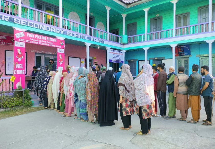 Brisk Voting In Final Phase Of J&K Polls, Long Queues At Polling Stations