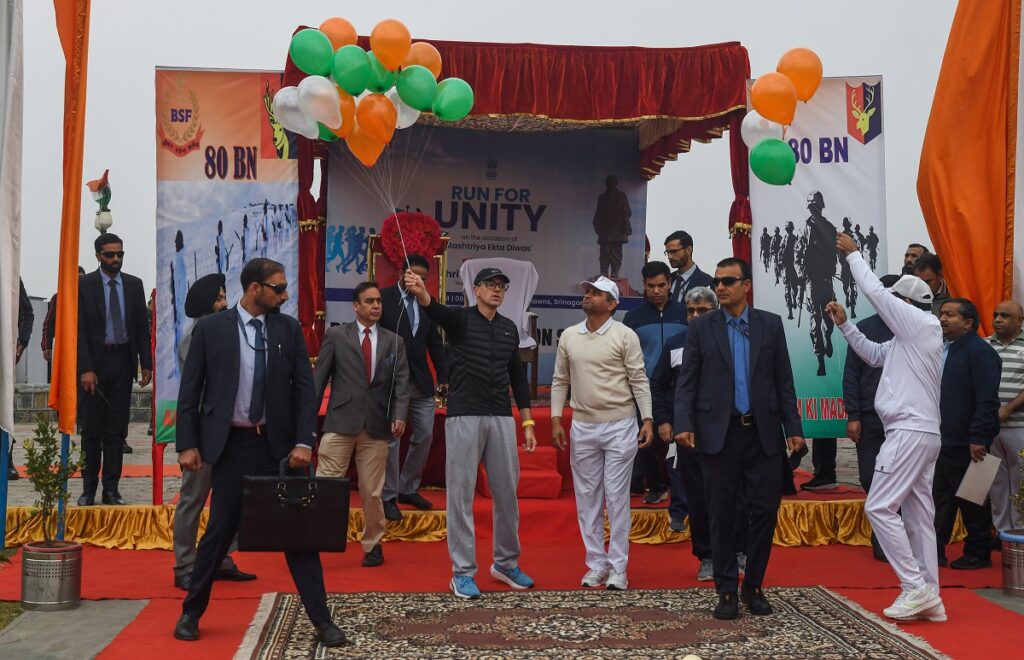 CM Omar Flags Off ‘Run For Unity’ From SKICC To Celebrate National Unity Day