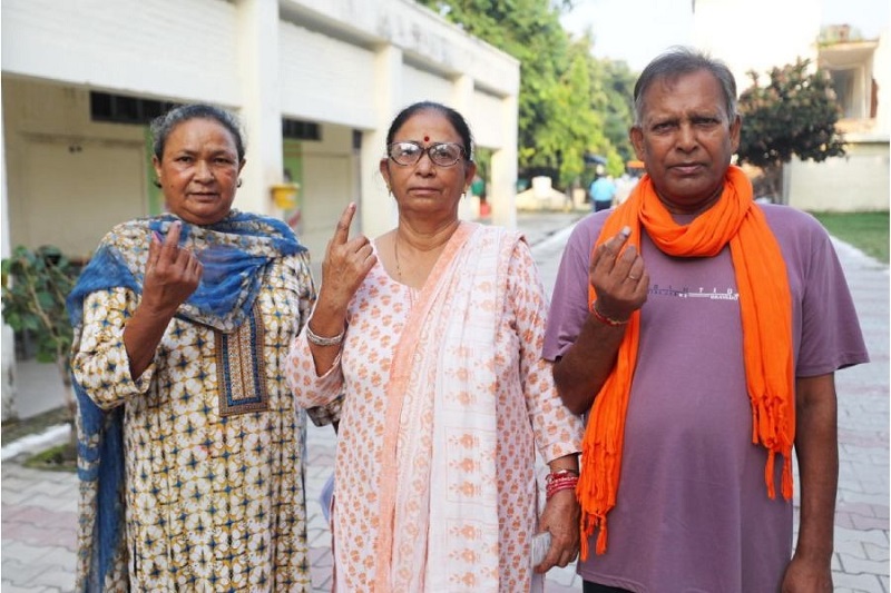 People from the Valmiki community show their fingers marked with indelible ink after casting their votes during the third and final phase of Jammu & Kashmir Assembly elections, at Gandhi Nagar in Jammu, J&K, Tuesday, Oct. 1, 2024.
PTI