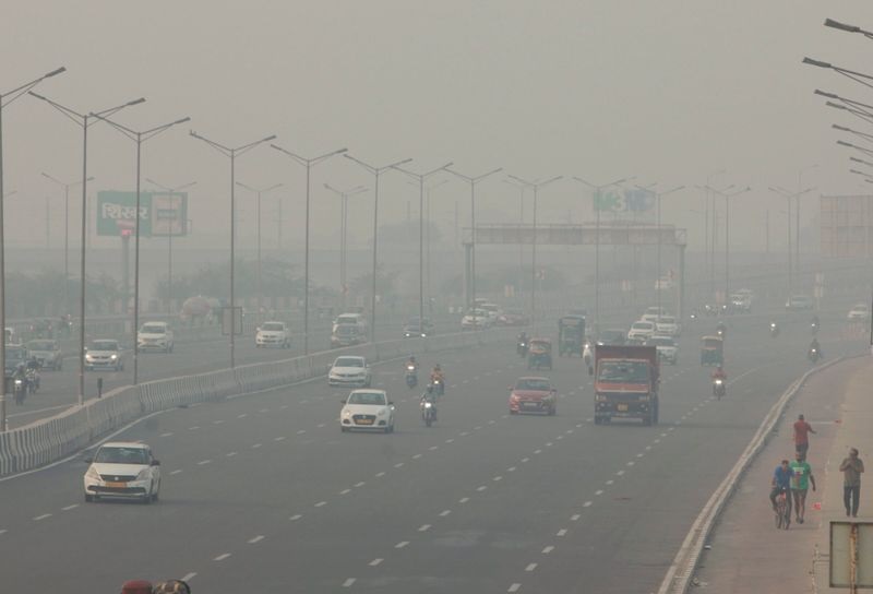 Delhi Air ‘Very Poor’ On Diwali Morning, Likely To Deteriorate