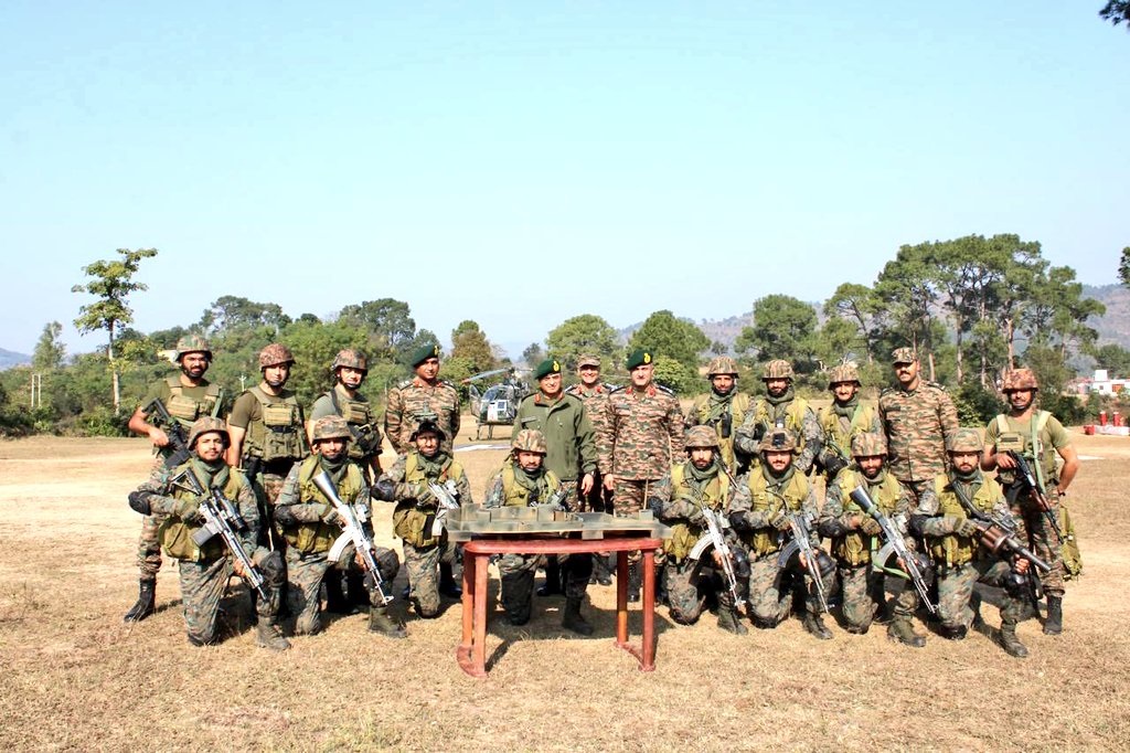 16 Corps GOC Visits Forward Areas Along LoC In J&K's Rajouri