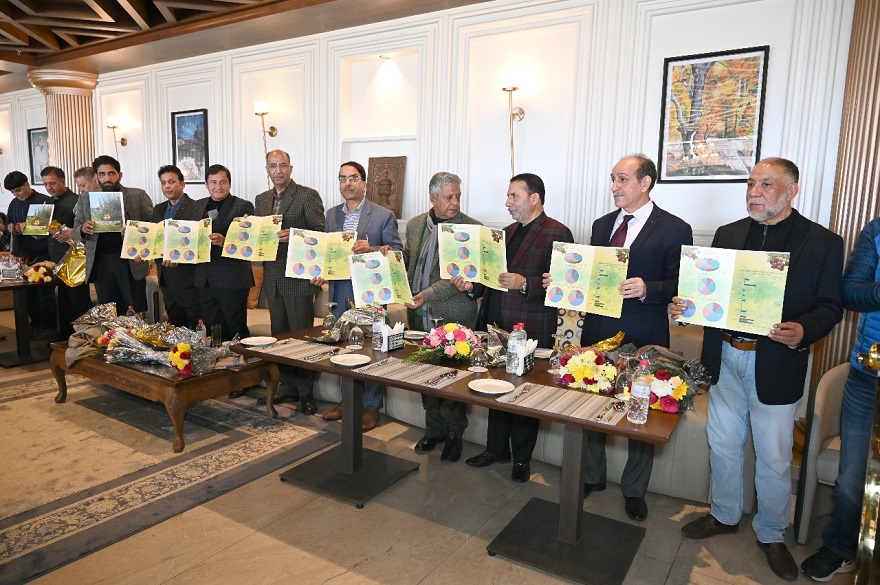 JKPICCA Honors Outgoing, Incoming Office Bearers In Srinagar