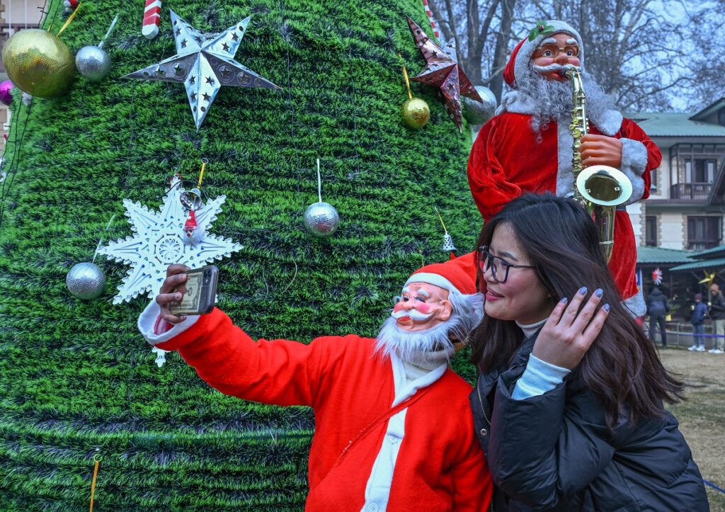 Christmas Celebrated With Religious Fervour In Kashmir