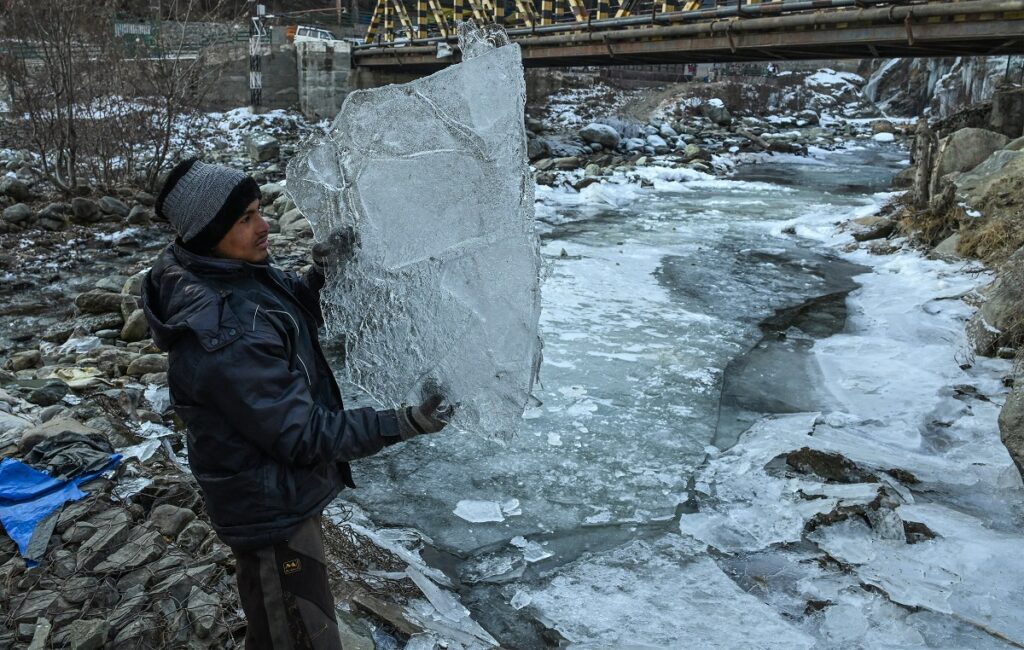 Kashmir Reels Under Intense Cold Wave Conditions Across