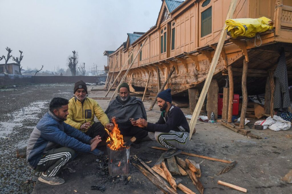 Kashmir Valley Reels Under Sub-zero Temperature