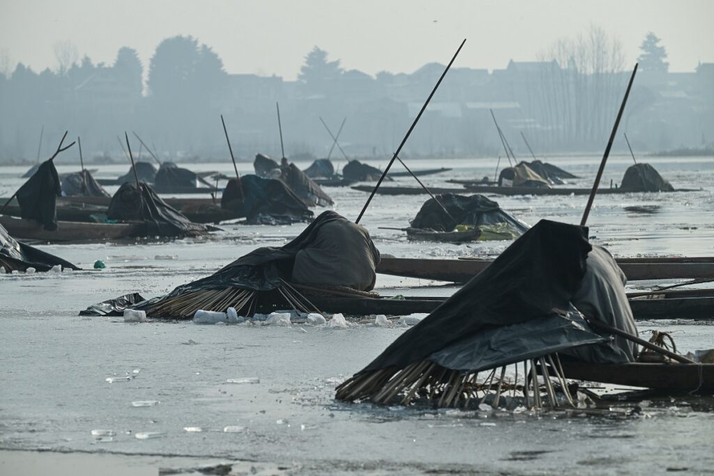 Kashmir Continues To Reel Under Cold Conditions, Light Snowfall Expected Over Weekend