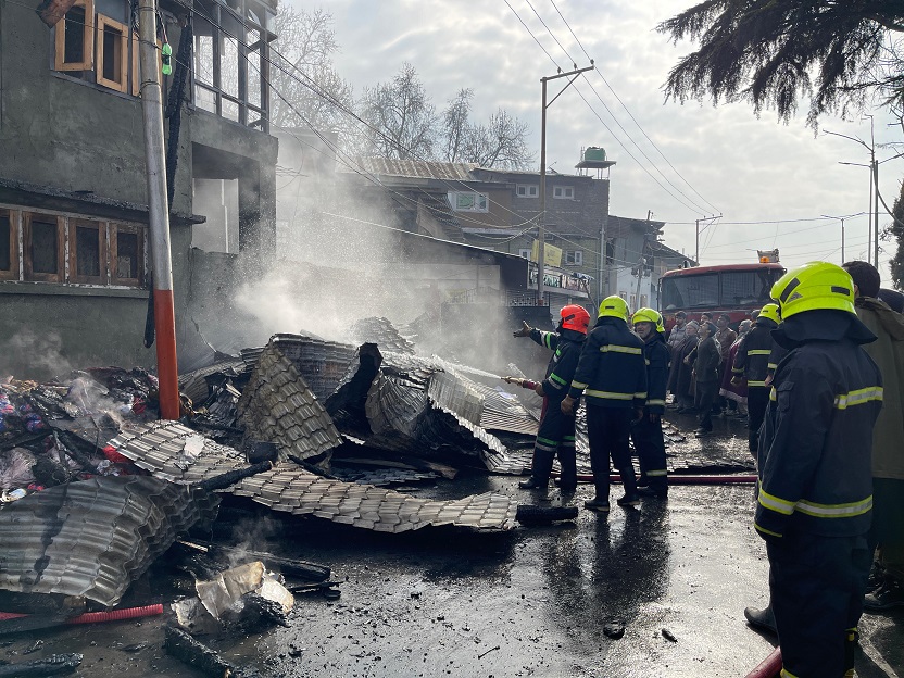 Fire Ravages Four Houses In Hazratbal