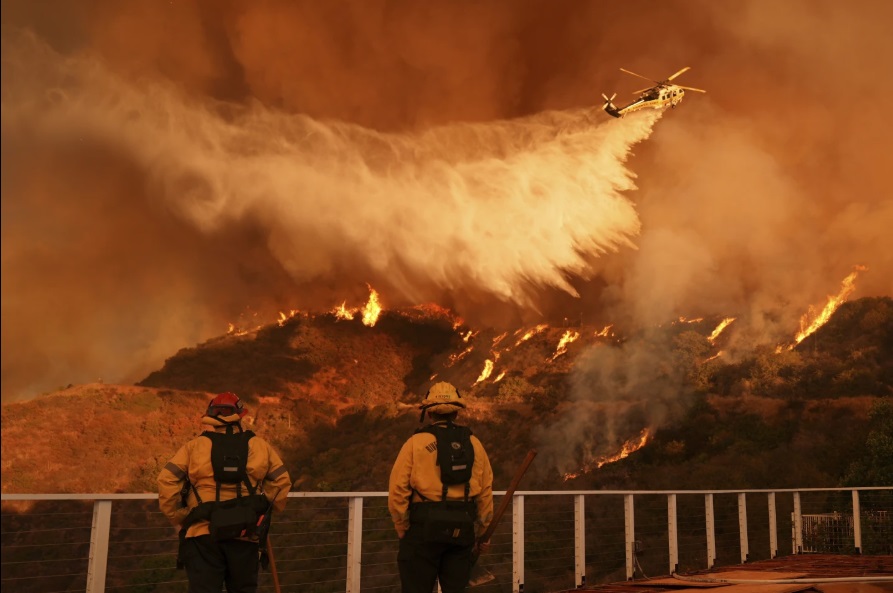 Strong Winds Forecast For Los Angeles Threaten Area's Fight Against Fires