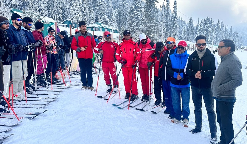 Annual Skiing Courses Of DYSS Begin In Gulmarg