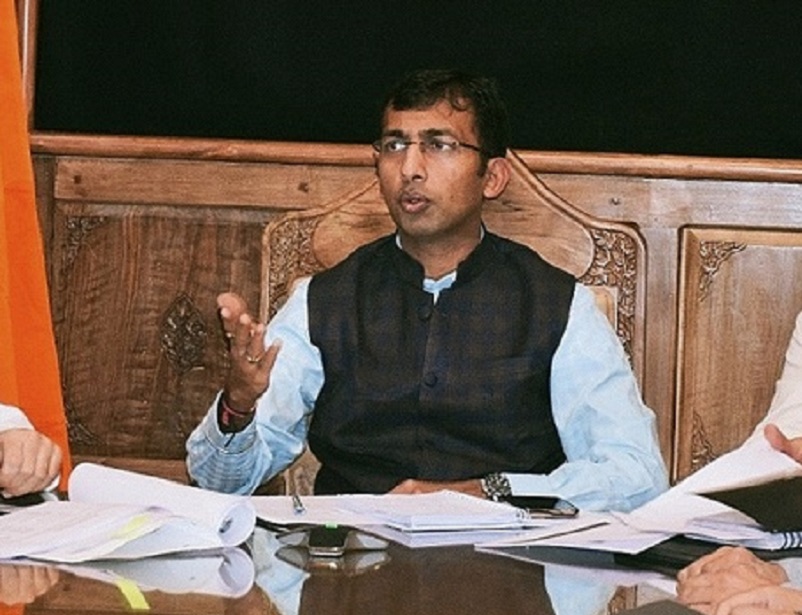 Kashmir Sees Rise in Tourist Footfall Amid Snowfall Forecast: Div Com