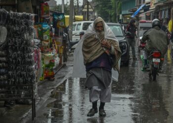 Fresh Snow, Rainfall Bring Sharp Dip In Kashmir Temperature