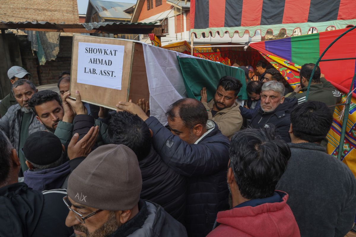 Political Leaders Condole Nowgam Deaths  