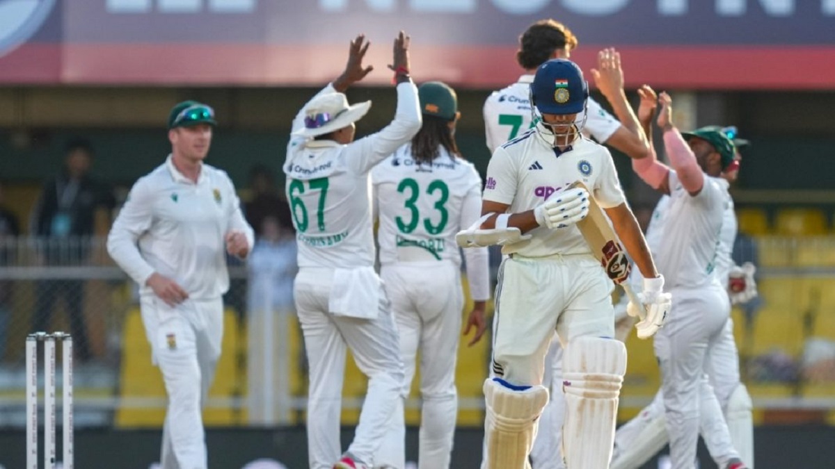 South Africa Close In as India Face Whitewash