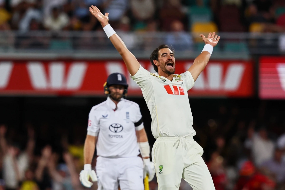 Australia Eyes Big Win As Starc Torments England