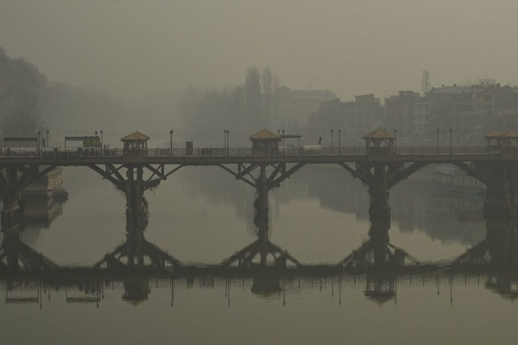 Kashmir Valley Reels Under Cold Conditions