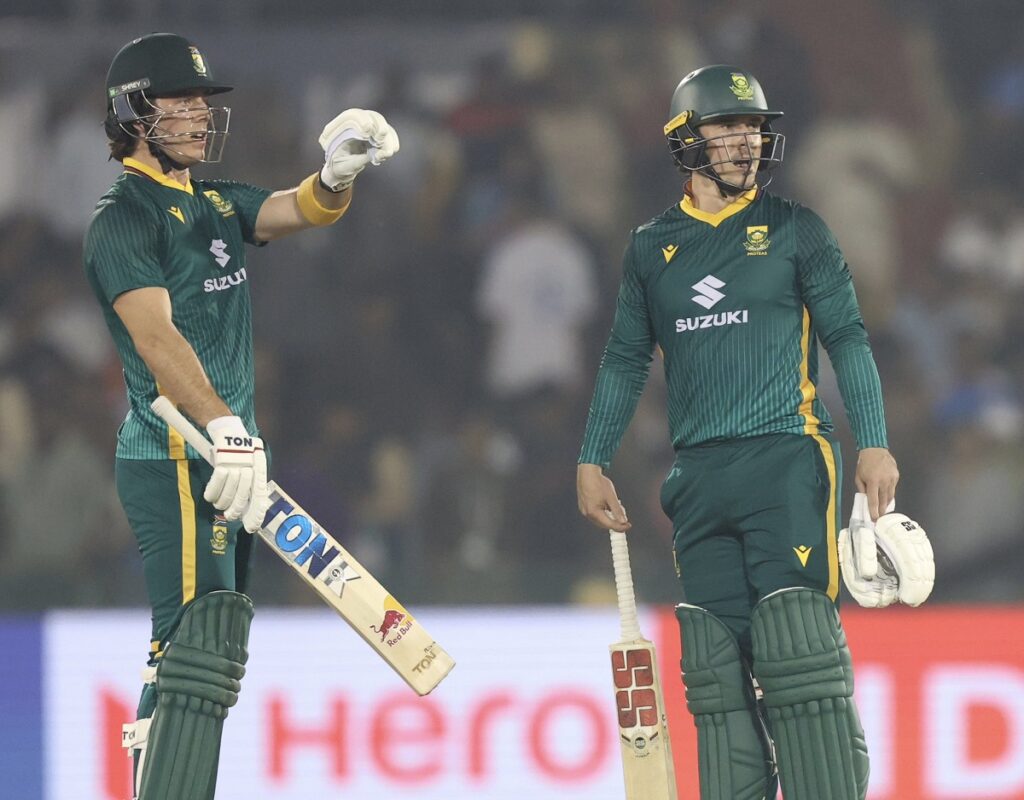 SA Chase 359 Despite Kohli, Gaikwad Tons to Level Series