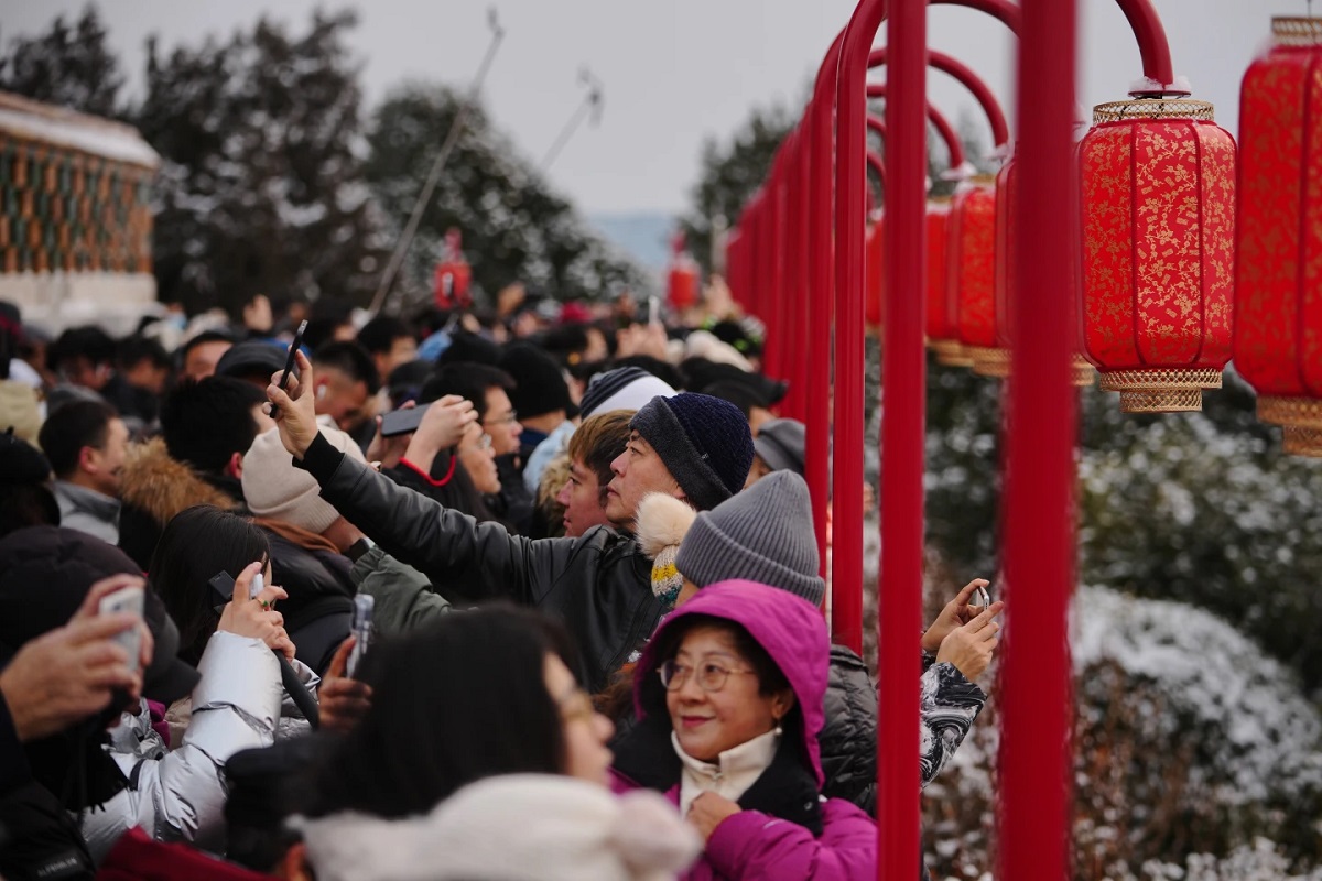 China’s Population Shrinks to Historic Low