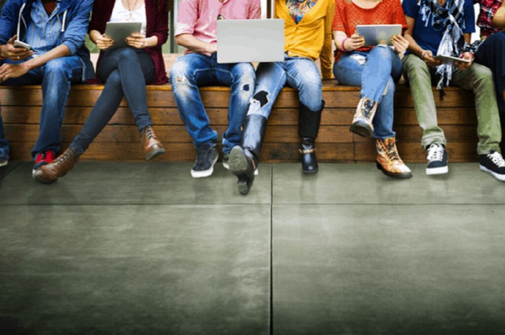 Strategic Hustle: How Young Kashmiris Are Beating the Waiting Game