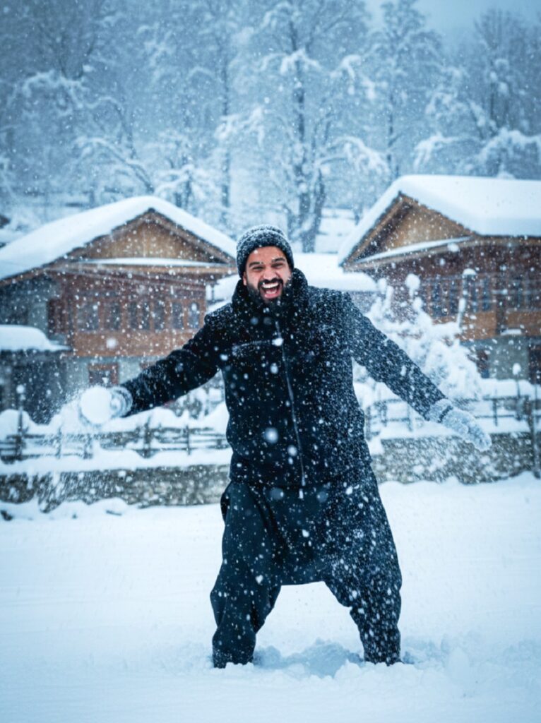 Old Snow Days Return To Kashmir With Delight