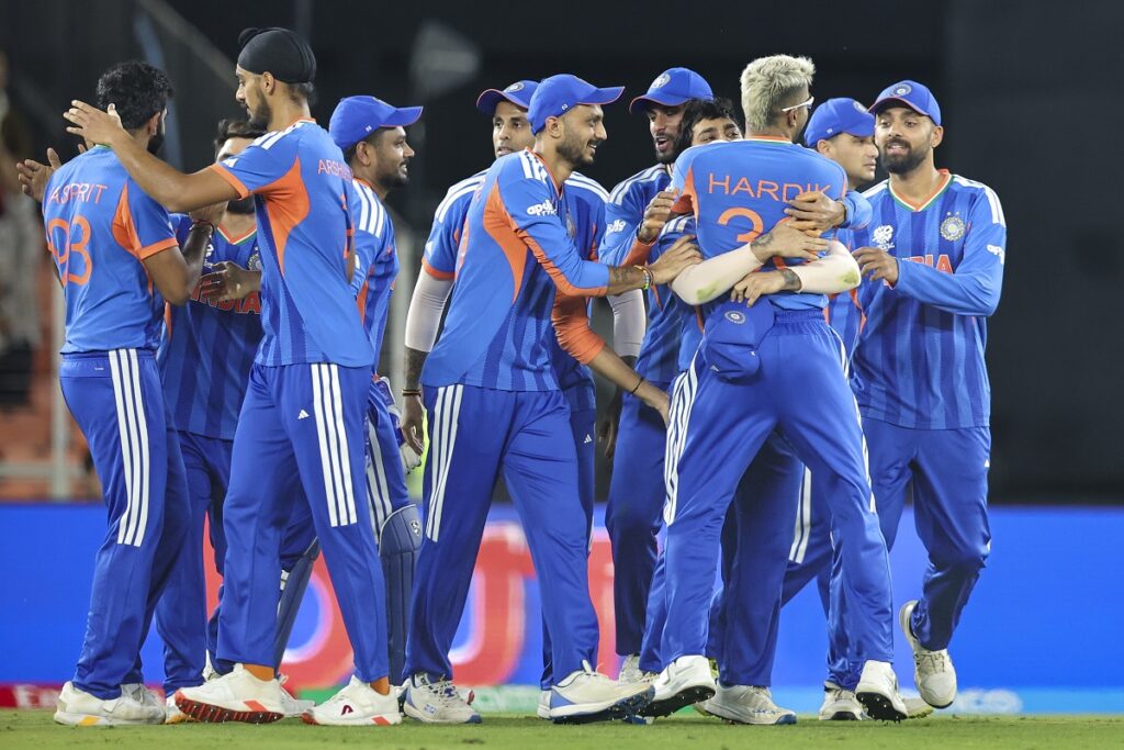 India Bulldoze New Zealand in Final,Defend T20 World Cup Title